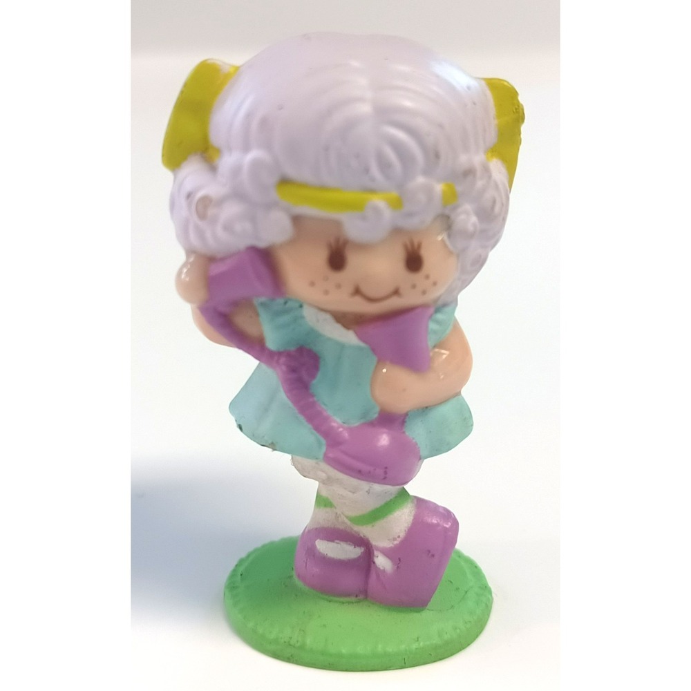 Vintage 1982 Strawberryland Minis Miniatures Angel Cake Phone PVC Figure Toy‎